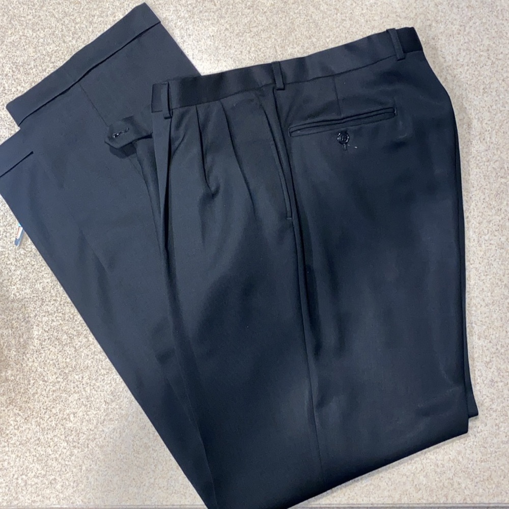 Men’s Wearhouse 100% wool black suit pants. 34 x 34